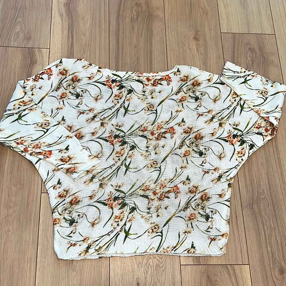 Collezioni Leonardo Women’s Ivory Floral Print Open Weave Dolman Sleeve Sweater
